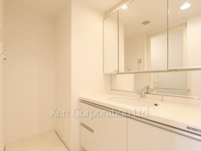 レジディア築地の写真 パウダールーム ※8階の同じ間取タイプを撮影。仕様が異なることがあります。