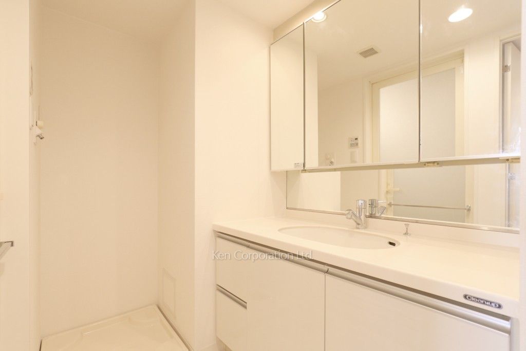 レジディア築地の写真 パウダールーム ※8階の同じ間取タイプを撮影。仕様が異なることがあります。