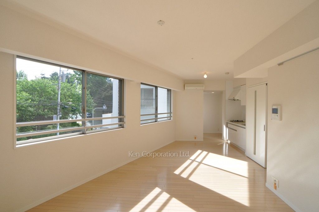 パークアクシス六本木檜町公園の写真 居室（LDなど） ※2階の同じ間取タイプを撮影。仕様が異なることがあります。