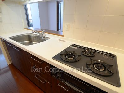 キッチン ※2階の同じ間取タイプを撮影。仕様が異なることがあります。