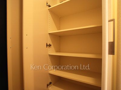 アーバンパーク代官山Ⅱの写真 シューズクローゼット ※3階の同じ間取タイプを撮影。仕様が異なることがあります。