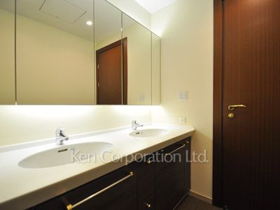 パウダールーム