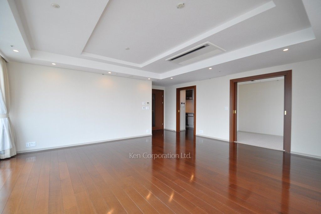 ラ・トゥール三田の写真 リビングダイニング