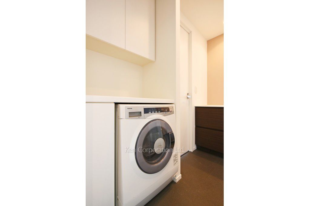 洗濯乾燥機 ※23階の同じ間取タイプを撮影。仕様が異なることがあります。