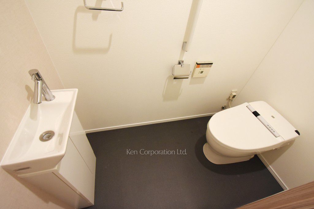 トイレ ※23階の同じ間取タイプを撮影。仕様が異なることがあります。