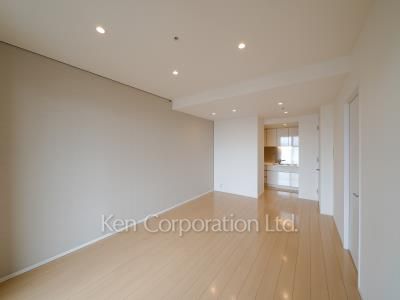 芝浦アイランド エアタワーの写真 居室（LDなど） ※12階の同じ間取タイプを撮影。仕様が異なることがあります。