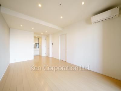 芝浦アイランド エアタワーの写真 居室（LDなど） ※30階の同じ間取タイプを撮影。仕様が異なることがあります。