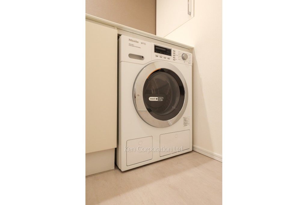 芝浦アイランド エアタワーの写真 洗濯乾燥機 ※12階の同じ間取タイプを撮影。仕様が異なることがあります。