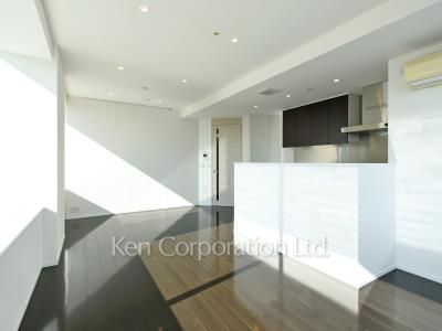 芝浦アイランド エアタワーの写真 居室（LDなど） ※19階の同じ間取タイプを撮影。仕様が異なることがあります。