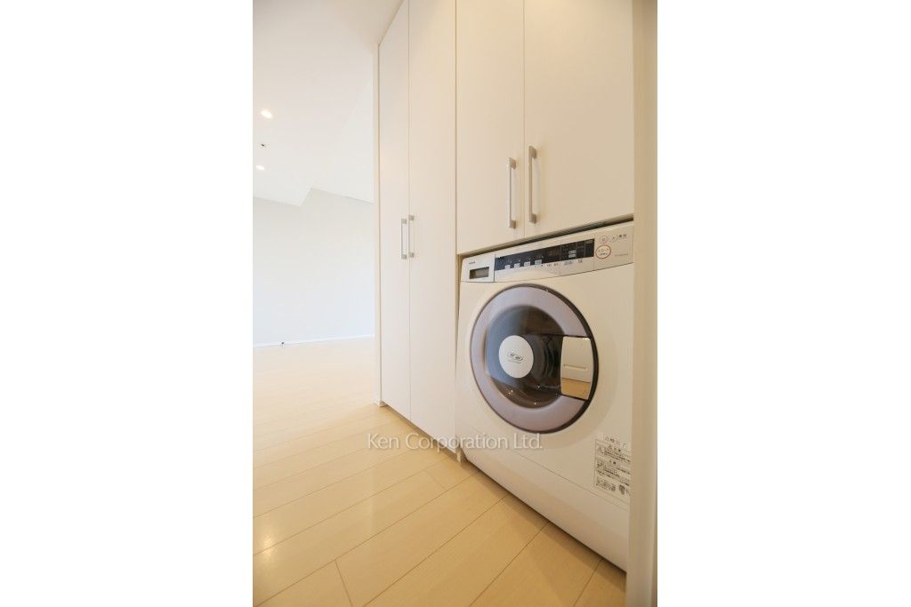 洗濯乾燥機 ※14階の同じ間取タイプを撮影。仕様が異なることがあります。