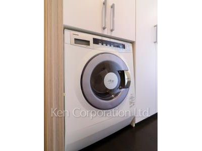洗濯乾燥機 ※11階の同じ間取タイプを撮影。仕様が異なることがあります。