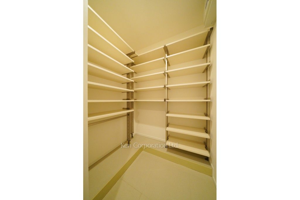 芝浦アイランド エアタワーの写真 シューズインクローゼット ※6階の同じ間取タイプを撮影。仕様が異なることがあります。
