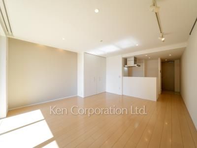 芝浦アイランド エアタワーの写真 居室（LDなど） ※4階の同じ間取タイプを撮影。仕様が異なることがあります。