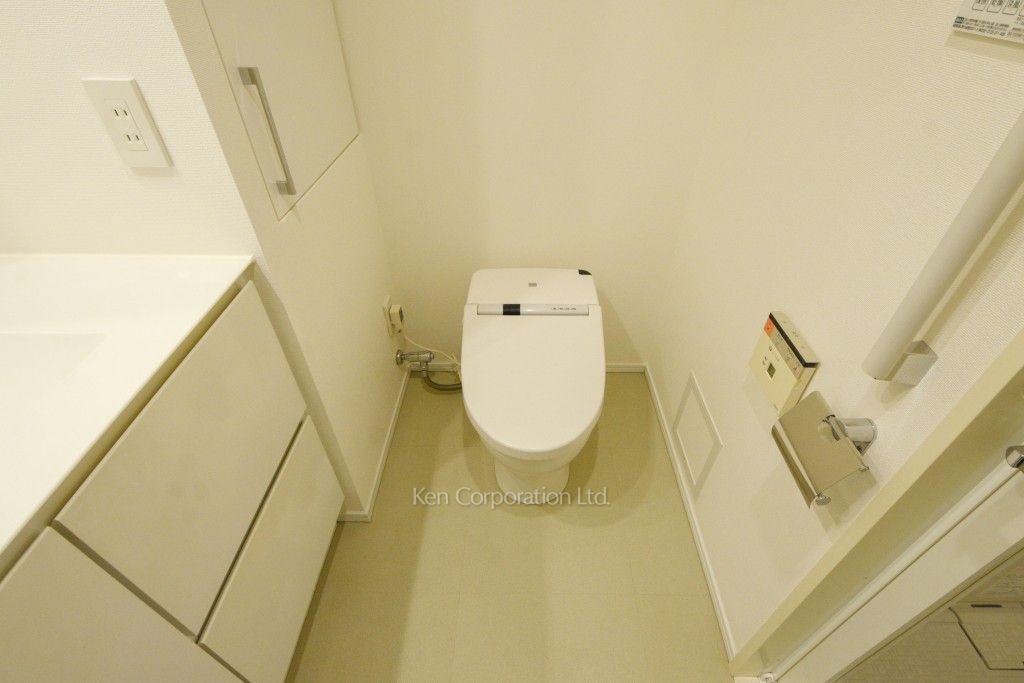 トイレ ※12階の同じ間取タイプを撮影。仕様が異なることがあります。