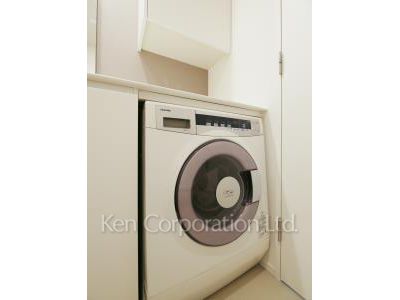 洗濯乾燥機 ※20階の同じ間取タイプを撮影。仕様が異なることがあります。