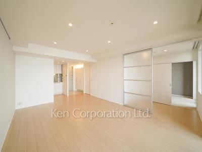 芝浦アイランド エアタワーの写真 居室（LDなど） ※30階の同じ間取タイプを撮影。仕様が異なることがあります。