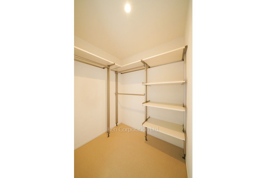 芝浦アイランド エアタワーの写真 ウォークインクローゼット ※30階の同じ間取タイプを撮影。仕様が異なることがあります。