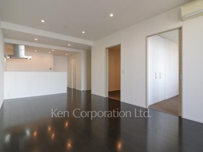 芝浦アイランド エアタワーの写真 居室（LDなど） ※31階の同じ間取タイプを撮影。仕様が異なることがあります。