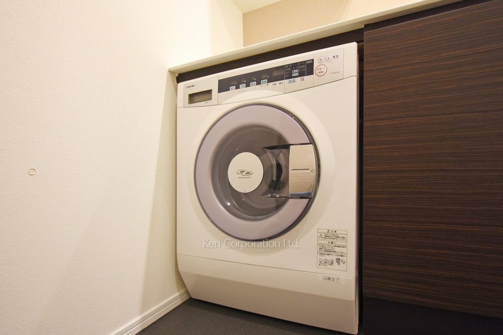 洗濯乾燥機 ※35階の同じ間取タイプを撮影。仕様が異なることがあります。
