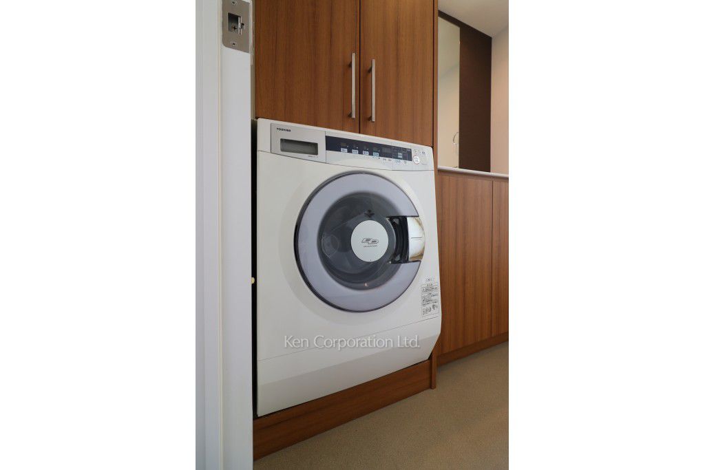 洗濯乾燥機 ※37階の同じ間取タイプを撮影。仕様が異なることがあります。