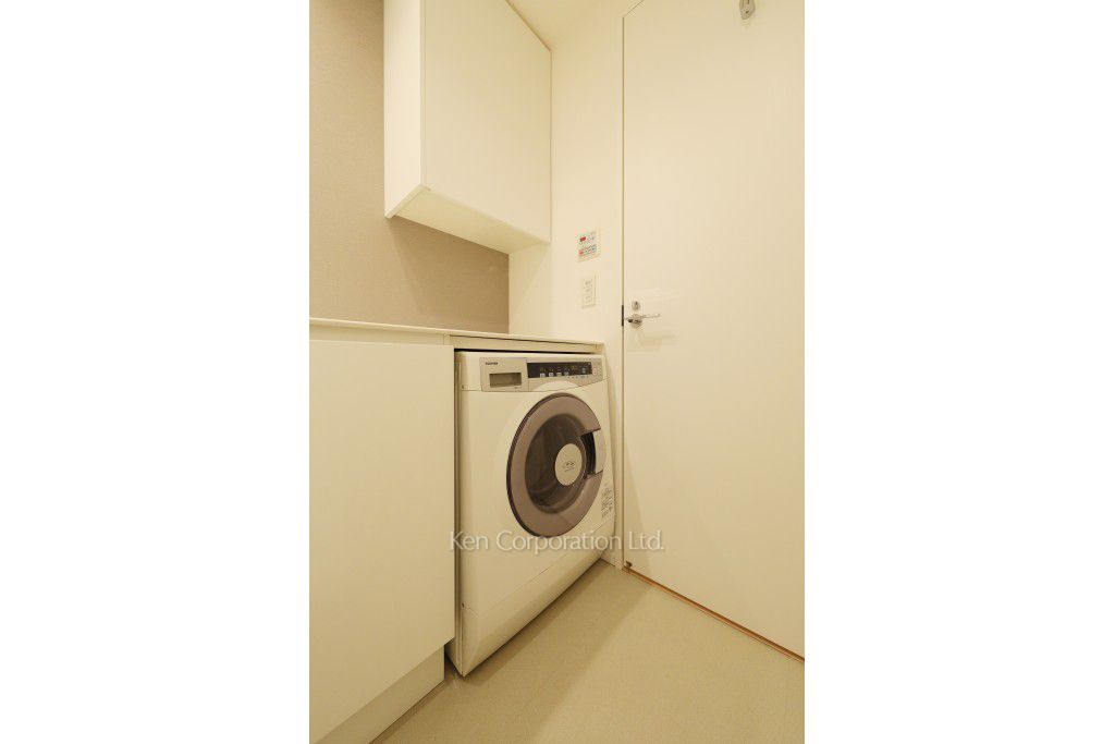 洗濯乾燥機 ※36階の同じ間取タイプを撮影。仕様が異なることがあります。