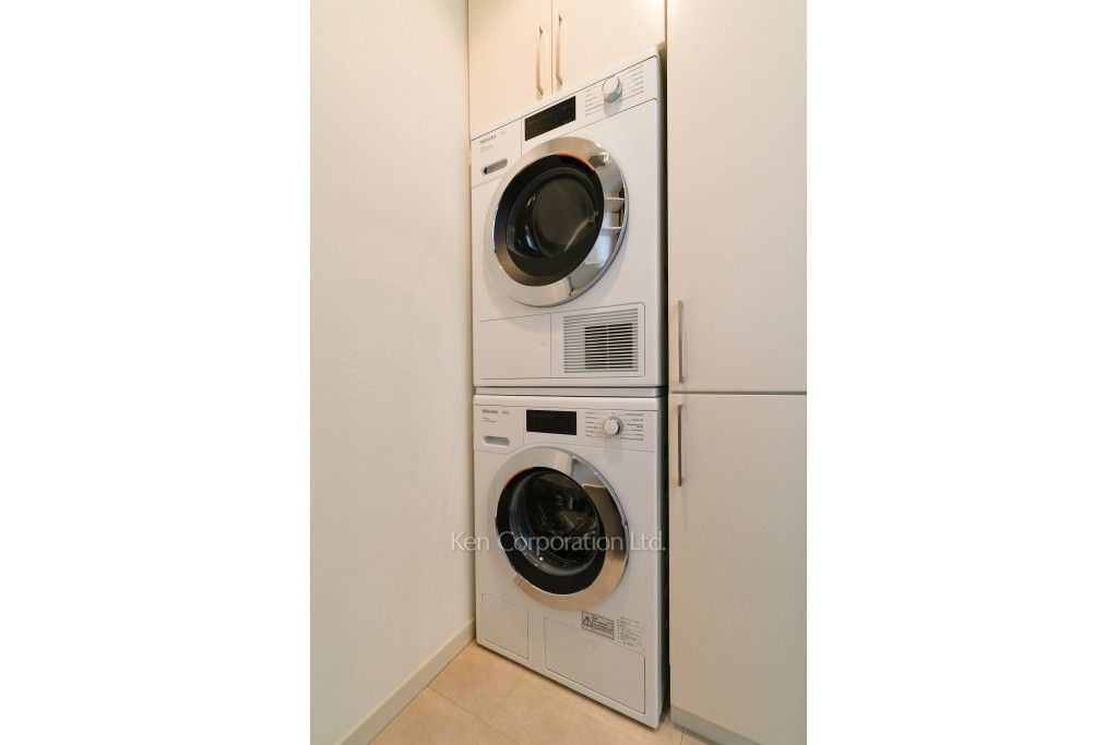 洗濯乾燥機 ※47階の同じ間取タイプを撮影。仕様が異なることがあります。