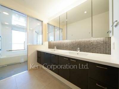 パウダールーム ※47階の同じ間取タイプを撮影。仕様が異なることがあります。