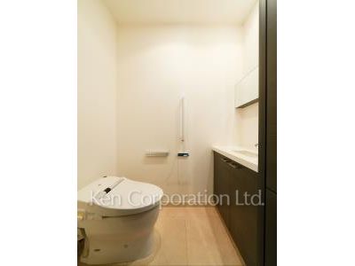 トイレ ※47階の同じ間取タイプを撮影。仕様が異なることがあります。