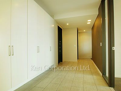 玄関 ※40階の同じ間取タイプを撮影。仕様が異なることがあります。