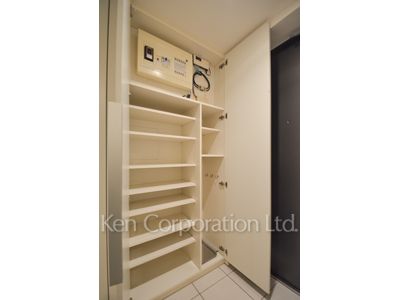 アパートメンツ元麻布内田坂の写真 シューズクローゼット