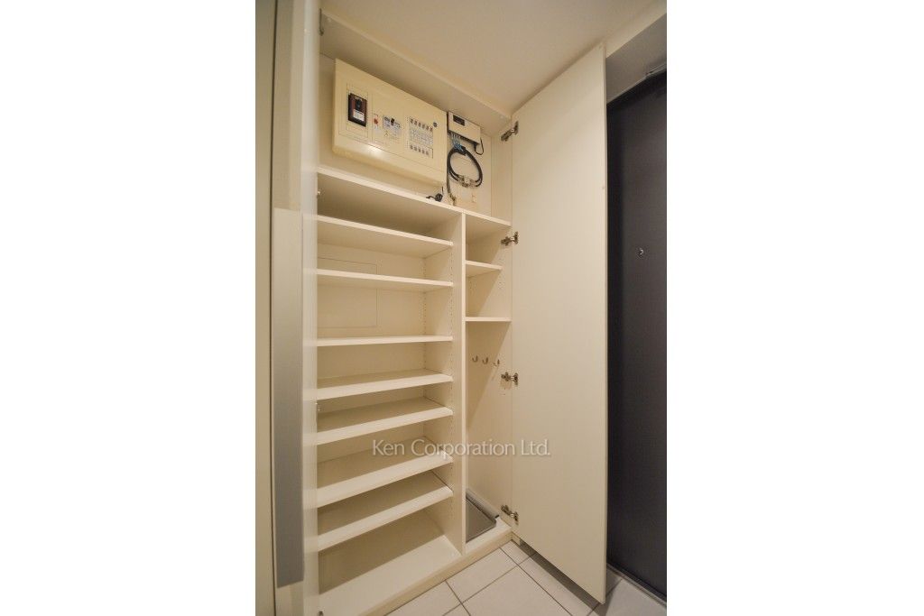 アパートメンツ元麻布内田坂の写真 シューズクローゼット