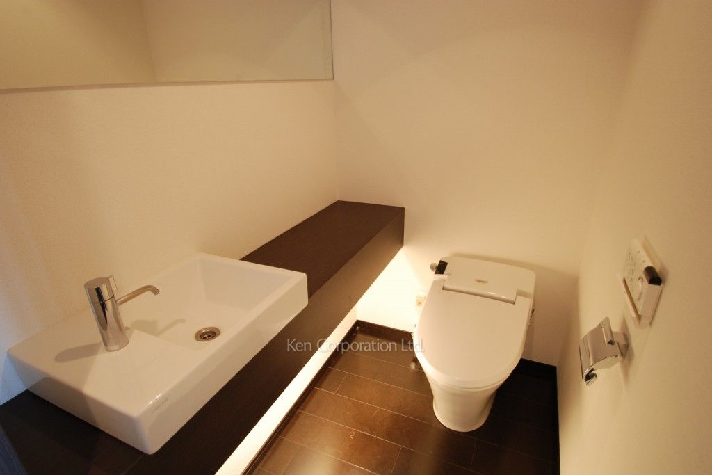 トイレ（4階・3LDK）  ※写真の無断転載禁止