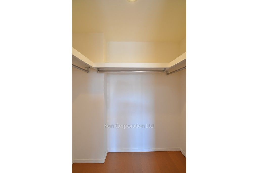 リエトコート アルクスタワーの写真 ウォークインクローゼット ※8階の同じ間取タイプを撮影。仕様が異なることがあります。