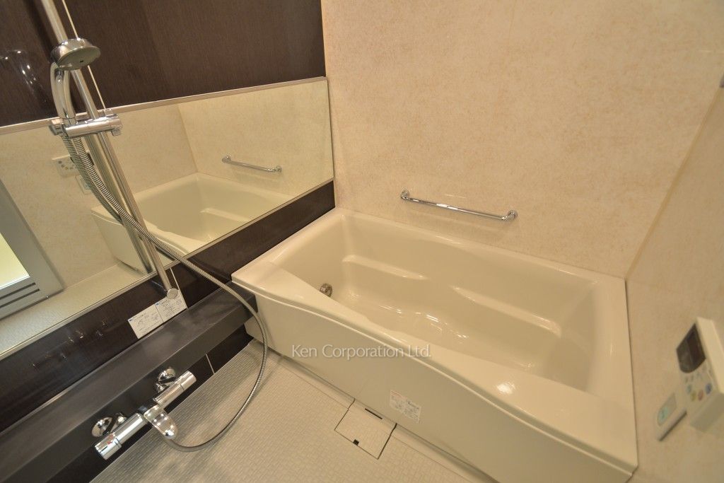 リエトコート アルクスタワーの写真 バスルーム ※8階の同じ間取タイプを撮影。仕様が異なることがあります。