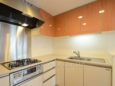 キッチン ※5階の同じ間取タイプを撮影。仕様が異なることがあります。