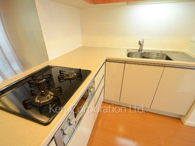 キッチン ※5階の同じ間取タイプを撮影。仕様が異なることがあります。