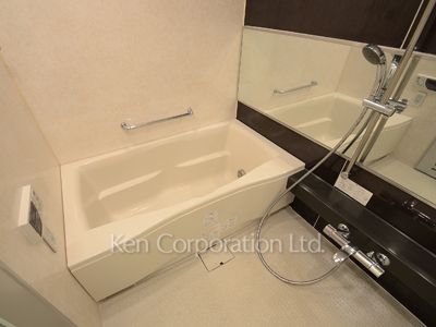 バスルーム ※5階の同じ間取タイプを撮影。仕様が異なることがあります。