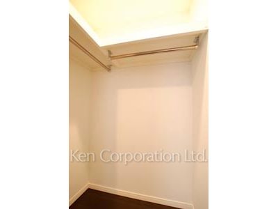 リエトコート アルクスタワーの写真 ウォークインクローゼット ※18階の同じ間取タイプを撮影。仕様が異なることがあります。