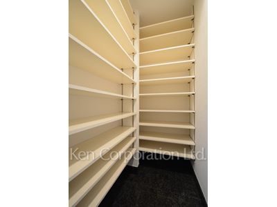 リエトコート アルクスタワーの写真 シューズインクローゼット ※18階の同じ間取タイプを撮影。仕様が異なることがあります。