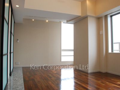 パークキューブ愛宕山タワーの写真 リビングダイニング