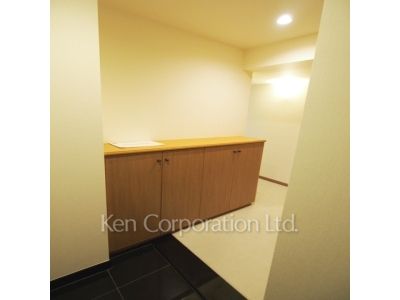 玄関 ※写真・画像は実際と異なる場合がございます。部屋写真は同一タイプのものです。（ただし、画像中にタイプ名の記載がある場合はその記載内容を優先します。）