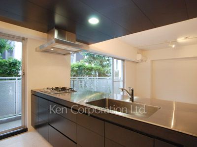 レジディア北新宿の写真 キッチン ※1階の同じ間取タイプを撮影。仕様が異なることがあります。