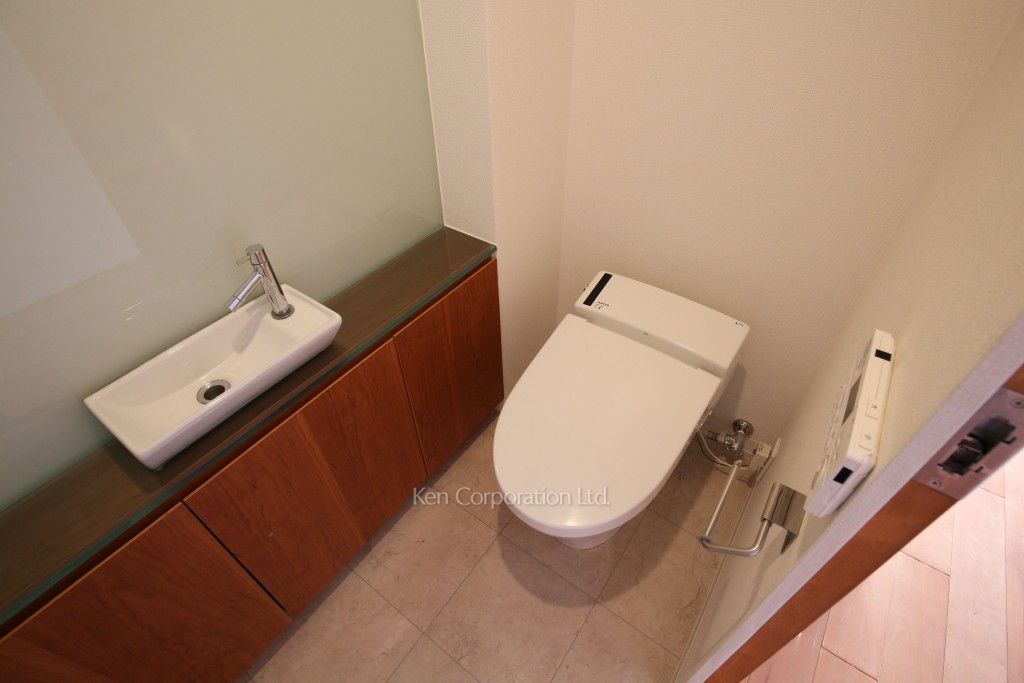 トイレ（4階・2LDK）  ※写真の無断転載禁止