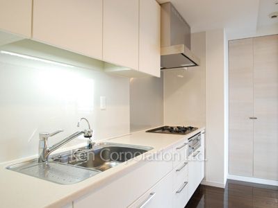 キッチン ※12階の同じ間取タイプを撮影。仕様が異なることがあります。