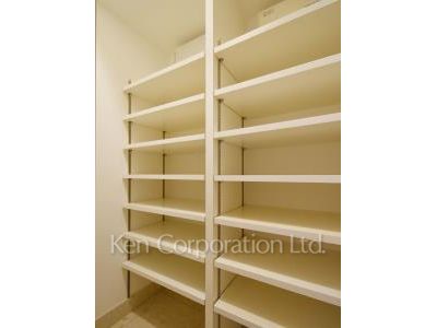 レジディア日本橋馬喰町の写真 シューズインクローゼット ※10階の同じ間取タイプを撮影。仕様が異なることがあります。