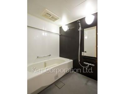 レジディア日本橋馬喰町の写真 バスルーム ※10階の同じ間取タイプを撮影。仕様が異なることがあります。