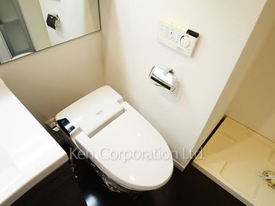 トイレ ※3階の同じ間取タイプを撮影。仕様が異なることがあります。