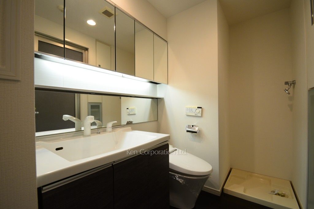 レジディア恵比寿南の写真 パウダールーム ※3階の同じ間取タイプを撮影。仕様が異なることがあります。