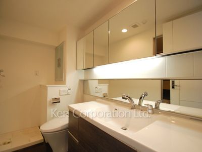 パウダールーム