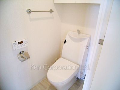 トイレ ※13階の同じ間取タイプを撮影。仕様が異なることがあります。